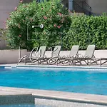St Tropez Et A Pied Escale De Charme - 3 Апартаменты