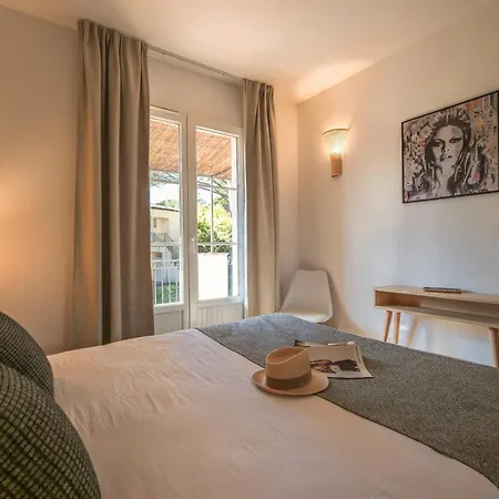 St Tropez Et A Pied Escale De Charme - 3 *