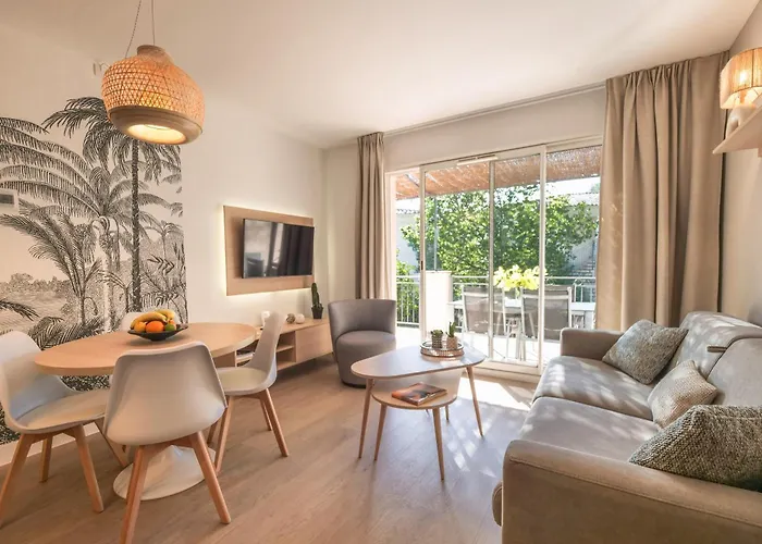 St Tropez Et A Pied Escale De Charme - 3 アパート サントロペ