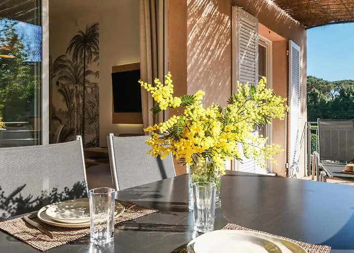 Apartamento St Tropez Et A Pied Escale De Charme - 3 *